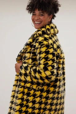 Jakke Zadie Houndstooth Short Faux Fur Coat* Coats