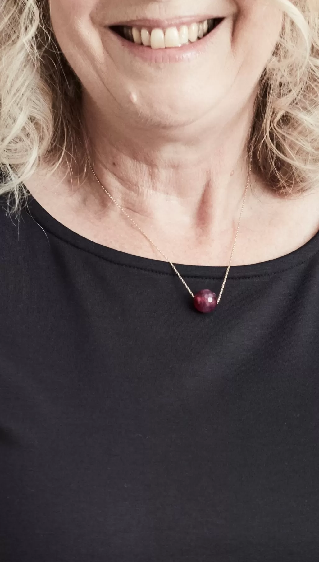 Gem & Tonic Gembud Cherry Agate 9kt Gold Necklace