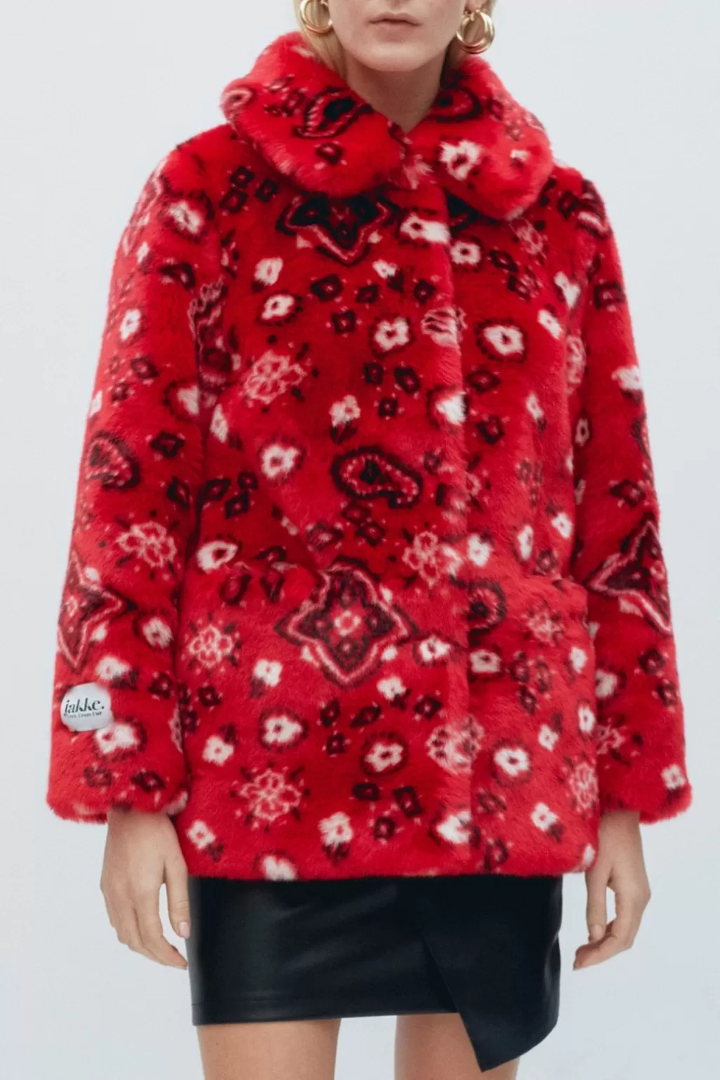 Jakke Tilly Red Paisley Faux Fur Coat