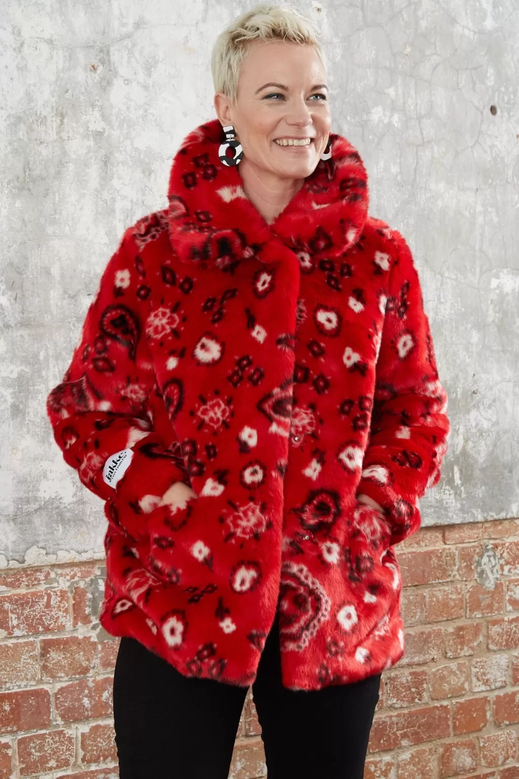 Jakke Tilly Red Paisley Faux Fur Coat