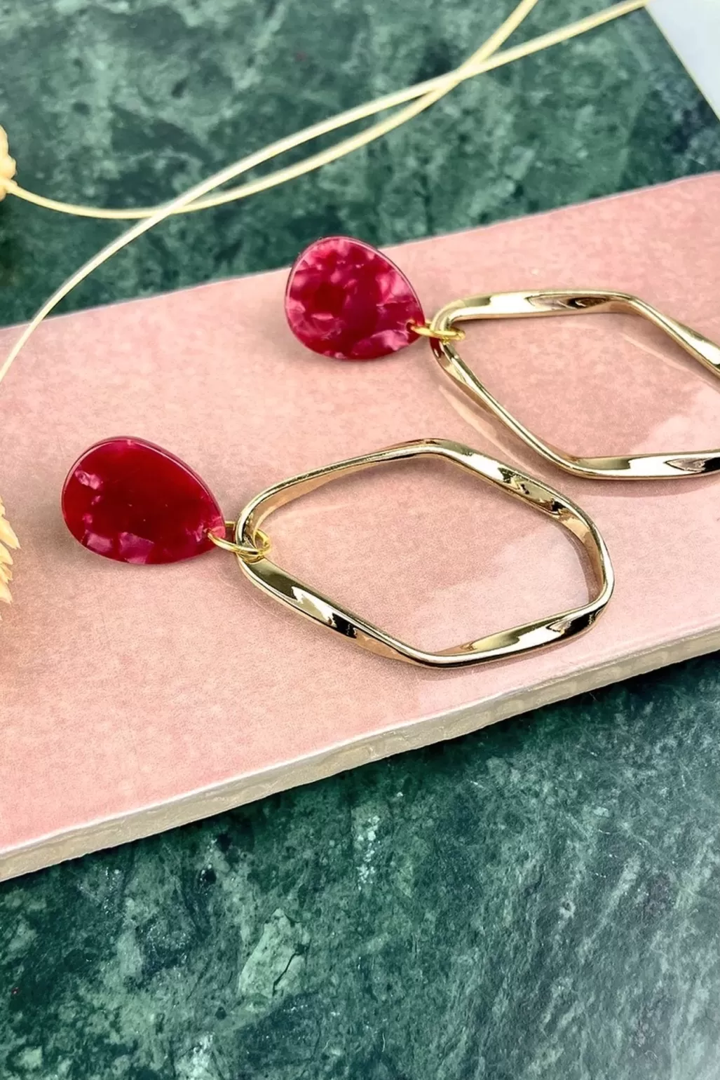 ALOË Red Teardrop Irregular Gold Stud Hoops