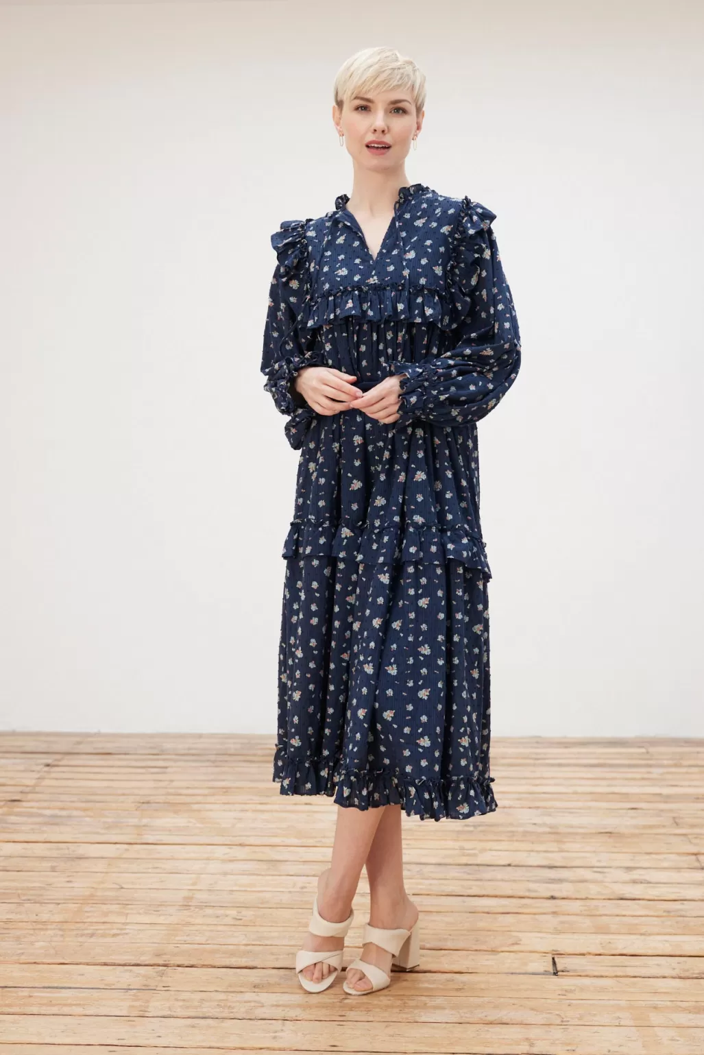 Stella Nova Barbara Dark Flowers Midi Dress